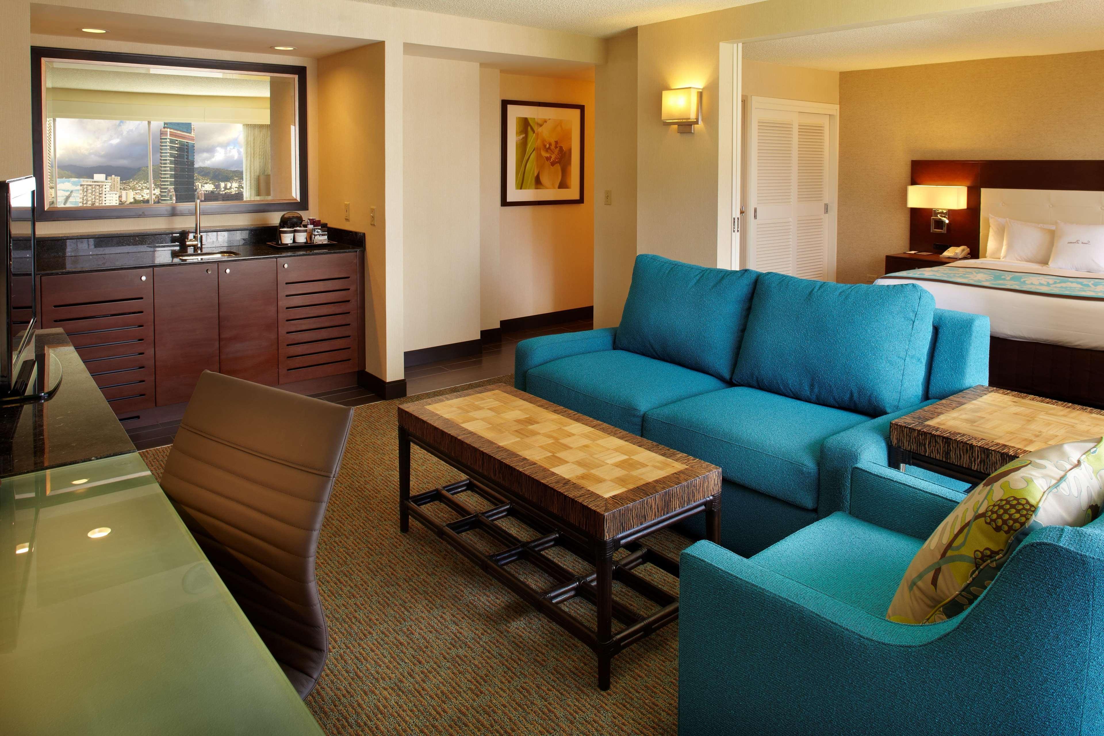 Holiday Inn Express Waikiki By Ihg Honolulu Exterior foto