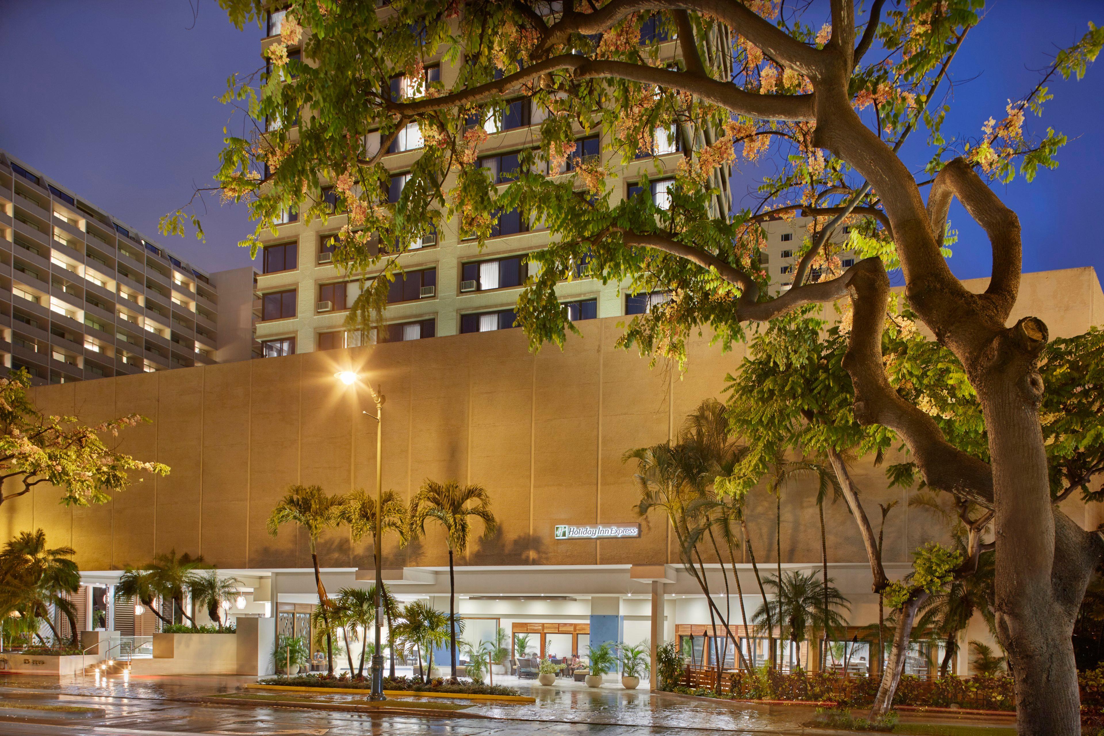 Holiday Inn Express Waikiki By Ihg Honolulu Exterior foto